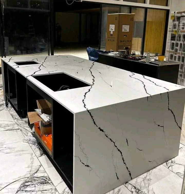 Quartz, Vein Matched Waterfall.